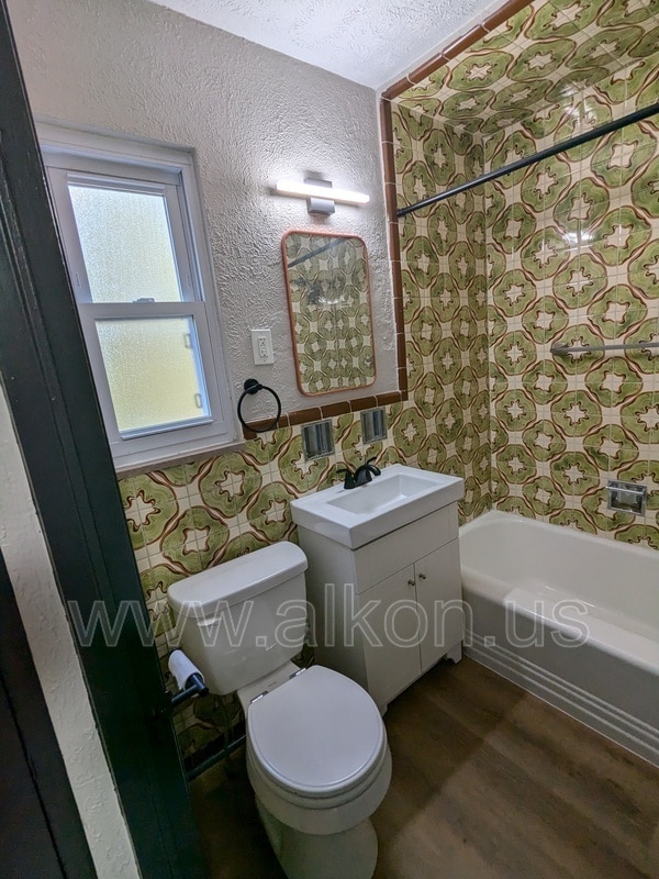 Building Photo - 4205 Coleridge St