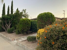 Building Photo - 4640 Clairemont Dr