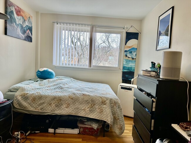 Building Photo - 199 Winthrop Rd