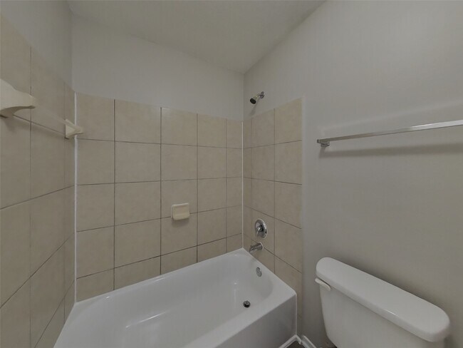 Building Photo - 16821 Greenhouse St