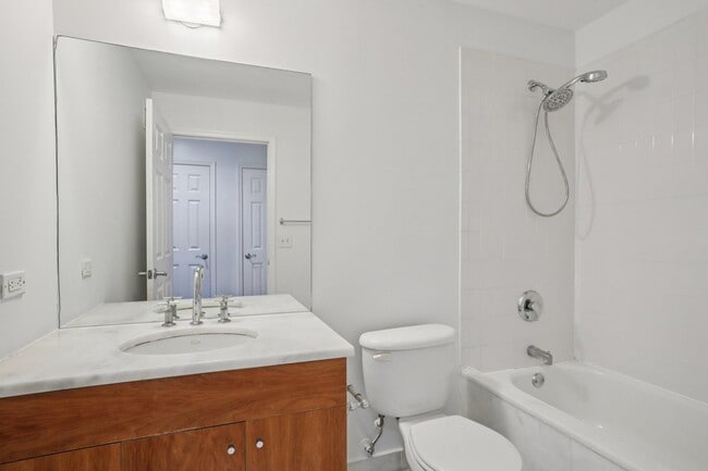 Building Photo - 3110 City Pl