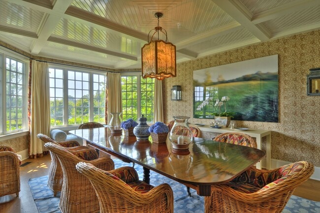 Building Photo - 587 Sagaponack Road