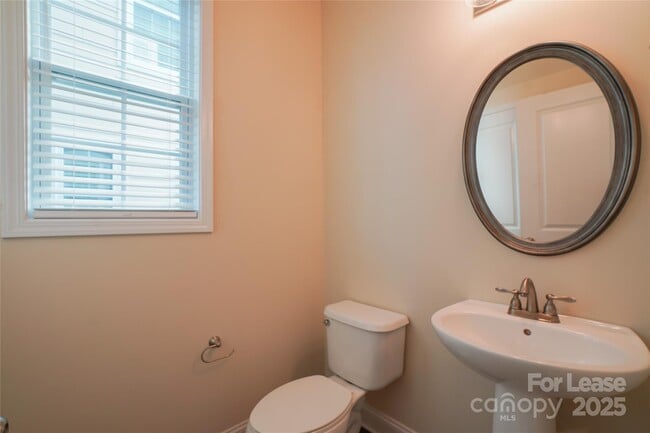 Building Photo - 6426 Hove Rd