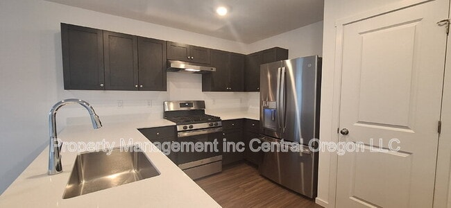 Building Photo - 1349 NE Cobbleridge Lp