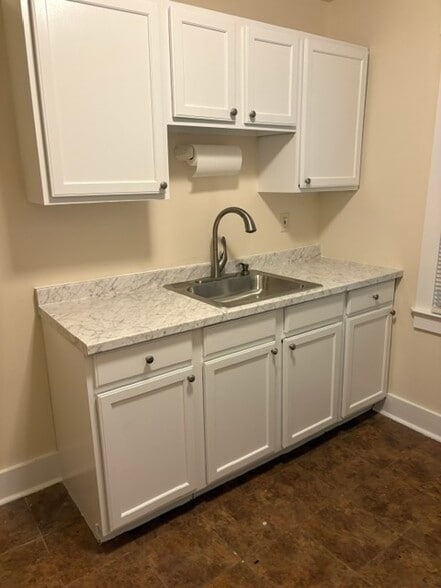 kitchen - 19 Essex Ave