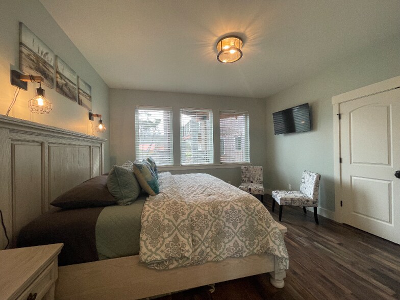 Building Photo - 10340 NW Pacific Coast Hwy