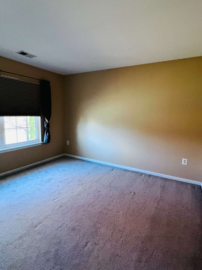 Building Photo - Move-in Special: HALF OFF off of the first month's rent! Stunning 4-5 Bedroom Home for Rent in En...