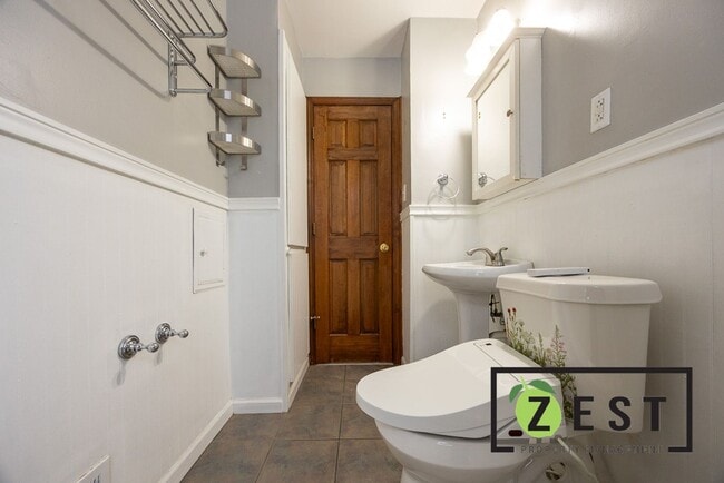 Building Photo - Amazing 3 Bedroom 1 Bathroom - $1500