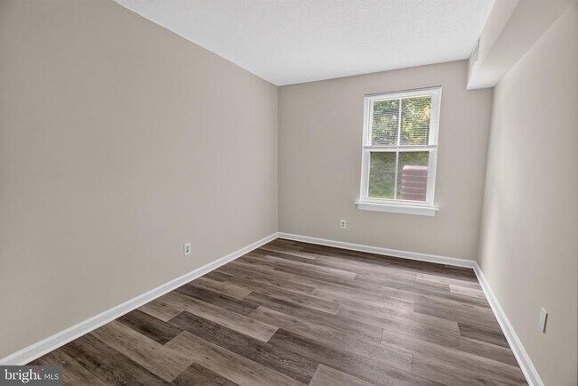 Building Photo - 11617 Stoneview Square