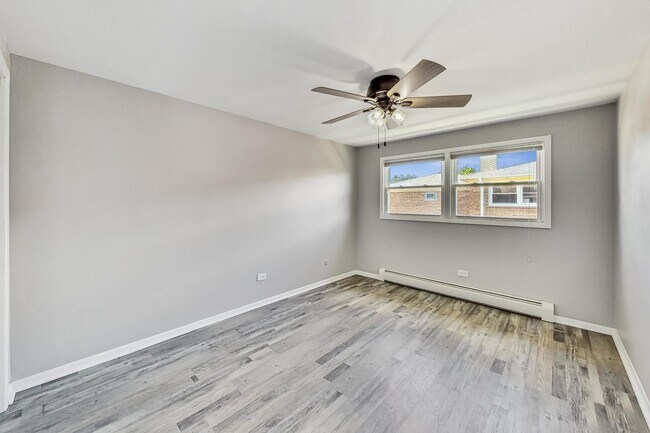 Building Photo - 6563 N Harlem Ave