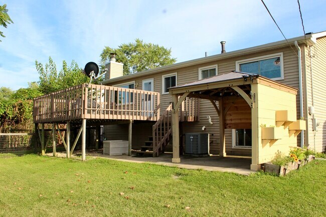 Building Photo - 2510 Ravinia Ln