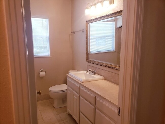 Building Photo - 6219 Penrose Ave