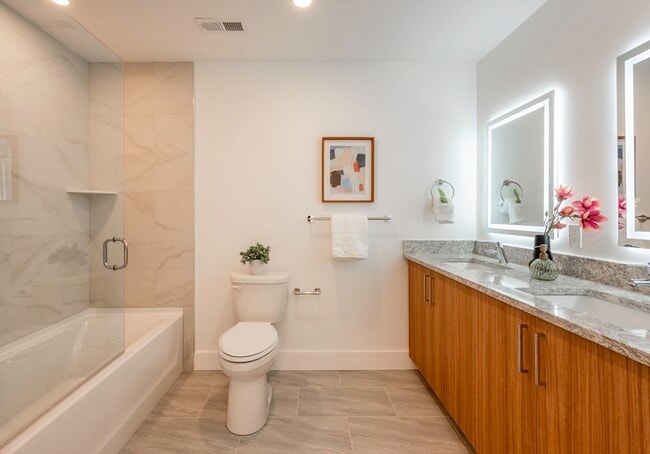 Building Photo - 1060 Main St