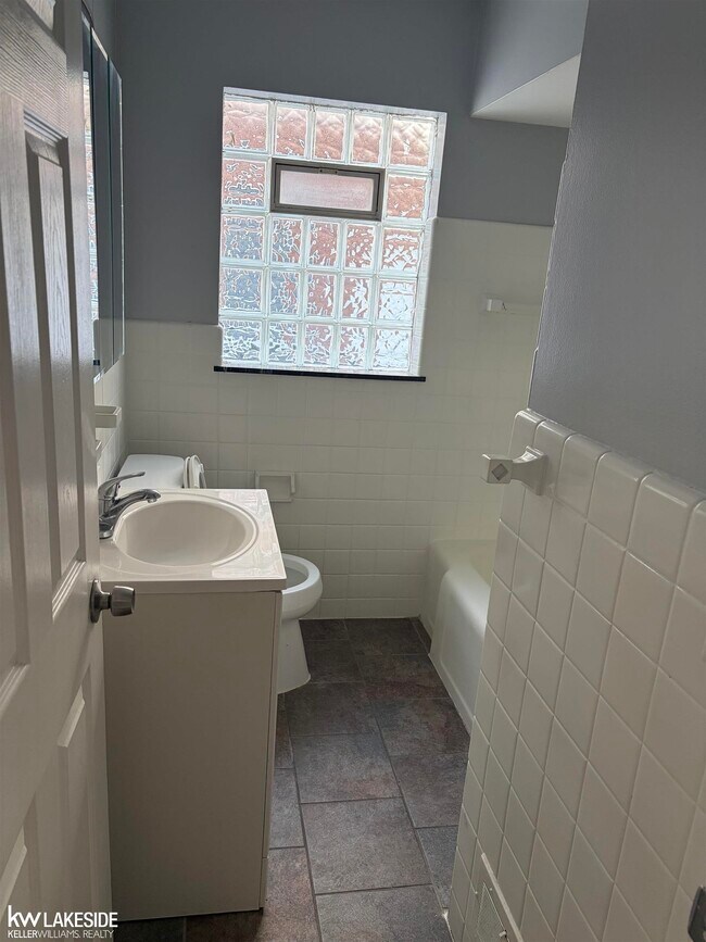 Building Photo - 9539 Beaverland St