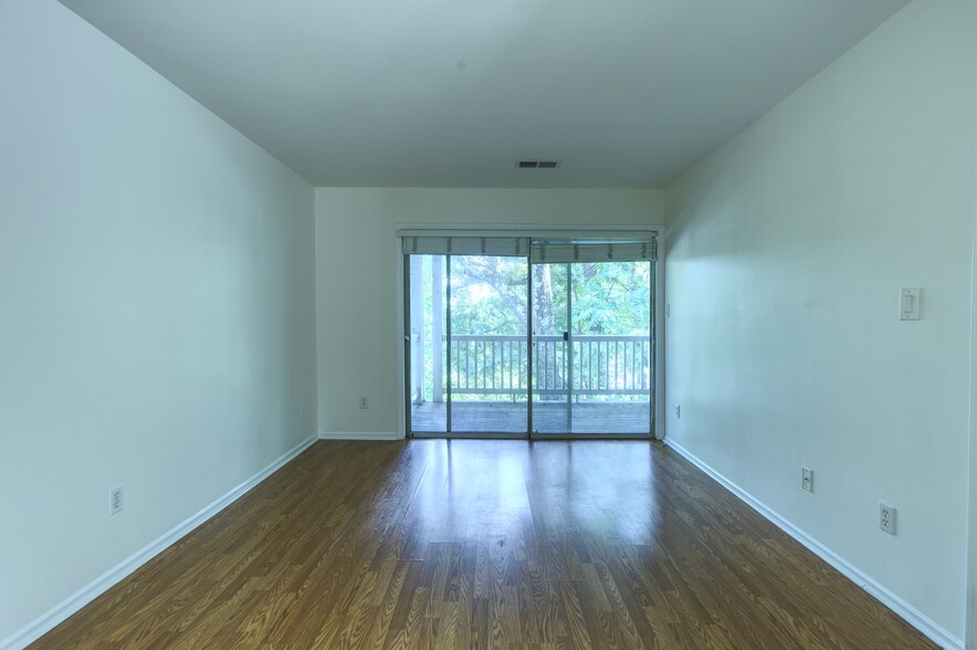 Building Photo - 2512 Cranbrook Ln