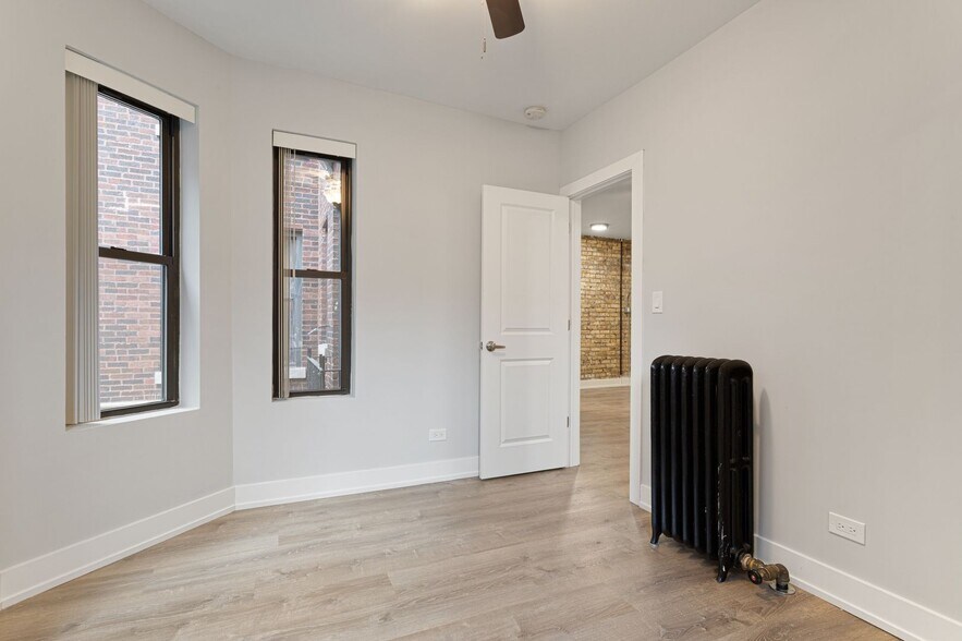 Building Photo - 1649 W Jonquil Ter