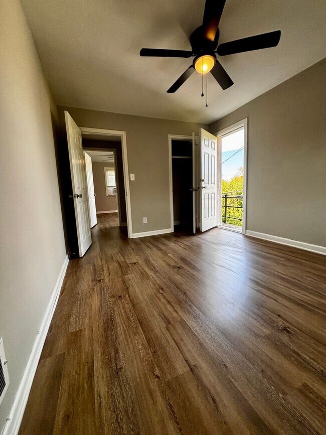 Building Photo - Newly Renovated 2 bedroom in Fairborn! Clo...