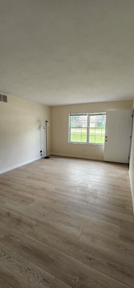 Building Photo - 5305 S Brooks Dr