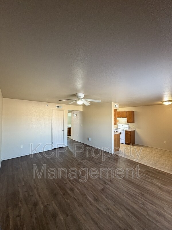 Building Photo - 6400 Massard Rd