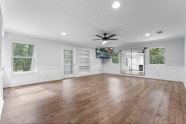 Building Photo - 8911 Tranquil Park Dr