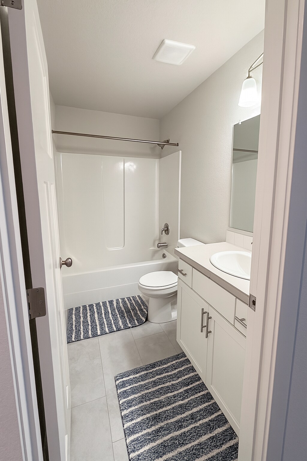 Shared Bath - 8143 SE Leafhopper St