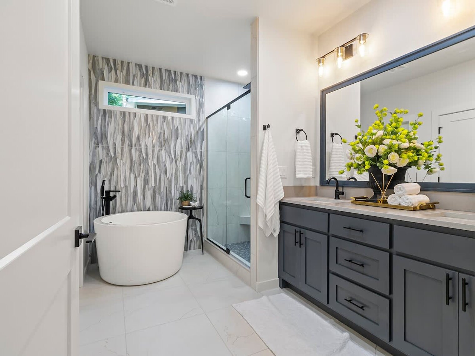 Building Photo - 2104 Almand Dr