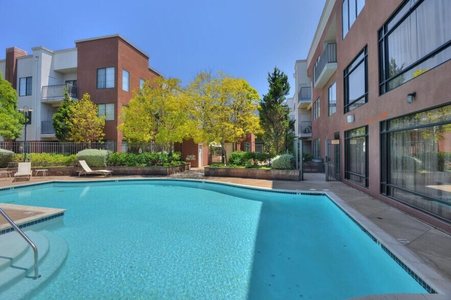 Building Photo - 1060 S 3rd St