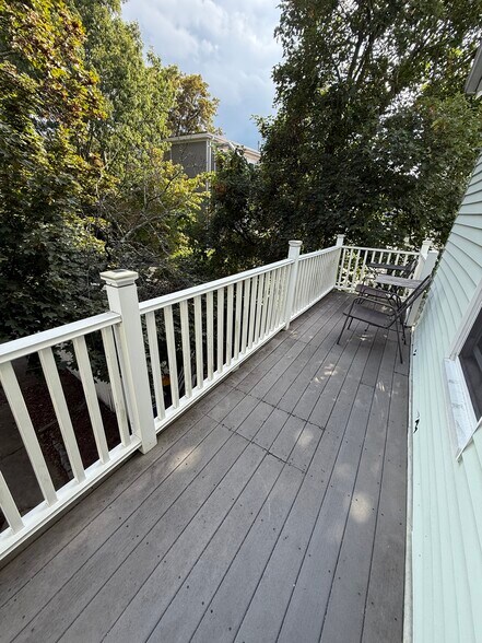 Primary Photo - 42 Holyoke Rd