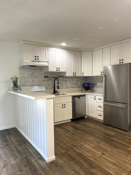 Building Photo - 7602 Lexington Ave