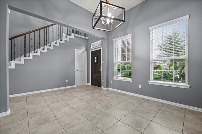 Building Photo - 2411 Lowndes Point