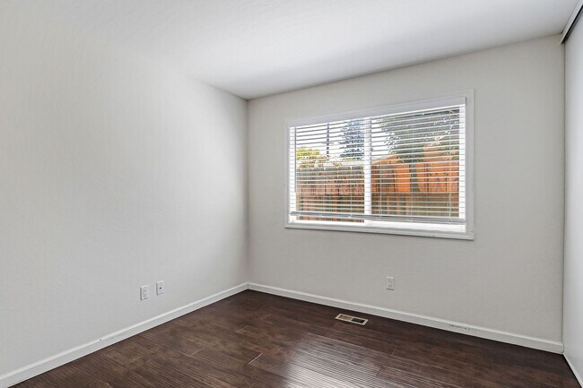 Building Photo - Saratoga Gem - 4BR Home Open Floor Plan & ...