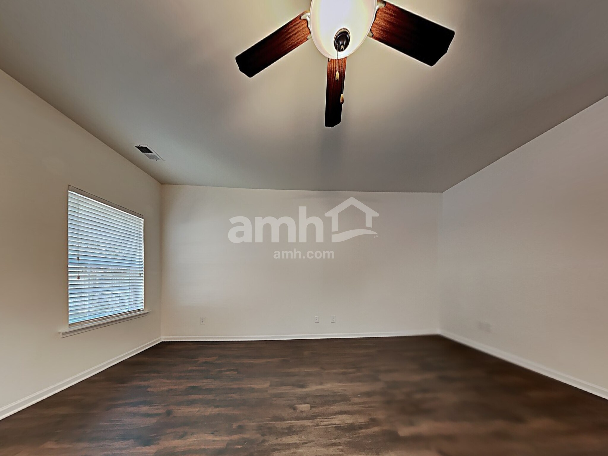 Building Photo - 140 Longford Dr