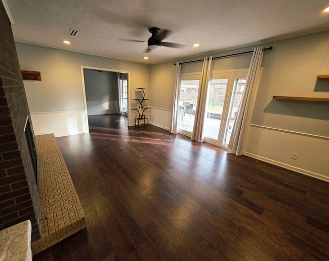 Building Photo - 534 Beechwood Dr