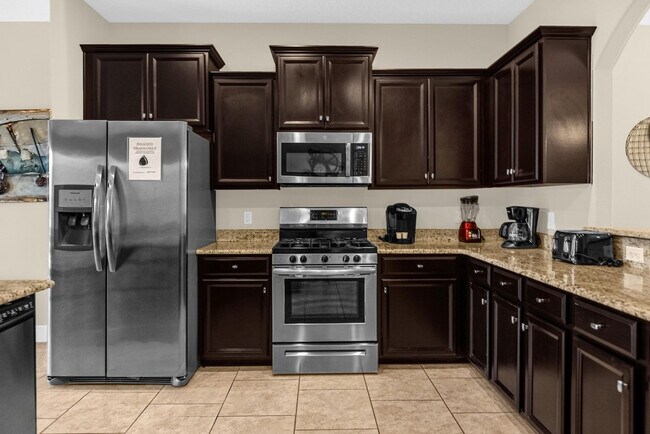 Building Photo - 5259 Wildwood Wy