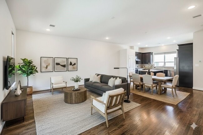 Building Photo - 946 W 18th St