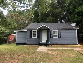 Building Photo - Move-in Ready!