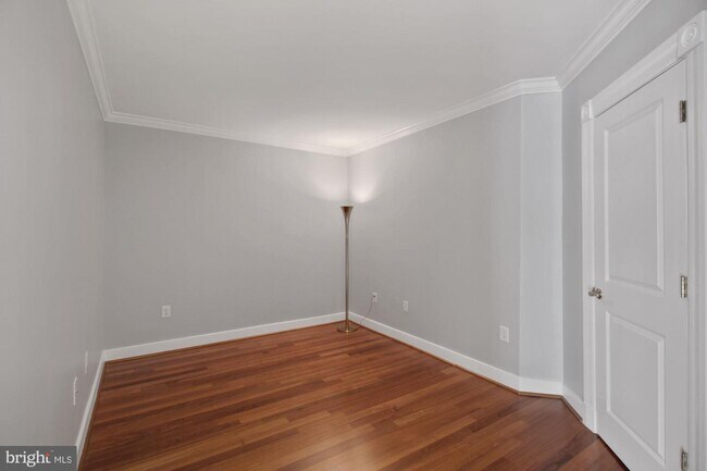 Building Photo - 5 Park Pl