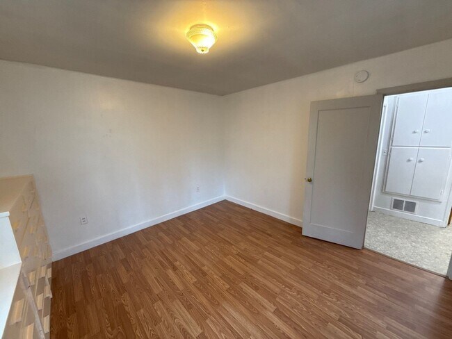 Building Photo - 1947 Marion St SE