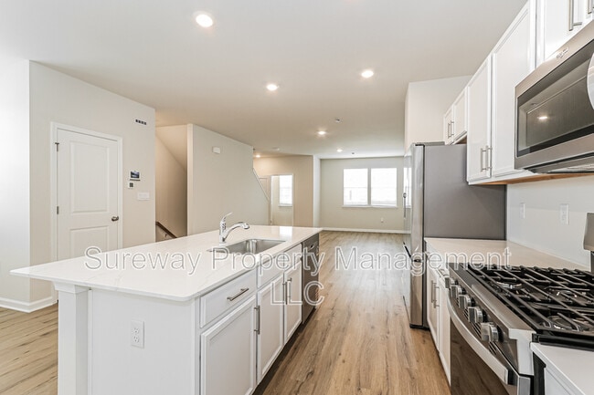 Building Photo - 204 Sandy Rdg Rd