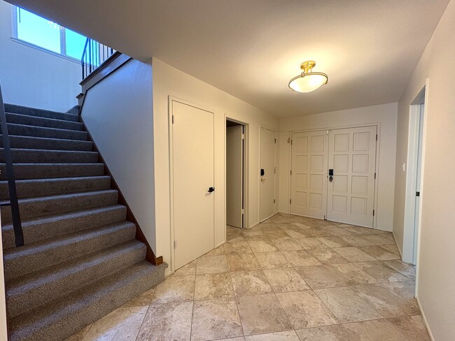 Building Photo - Charming Palo Alto Home with Beautiful Lan...