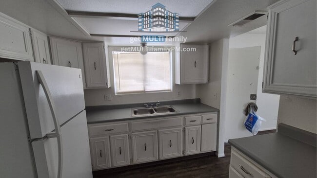 Building Photo - 334 N McQueen Rd