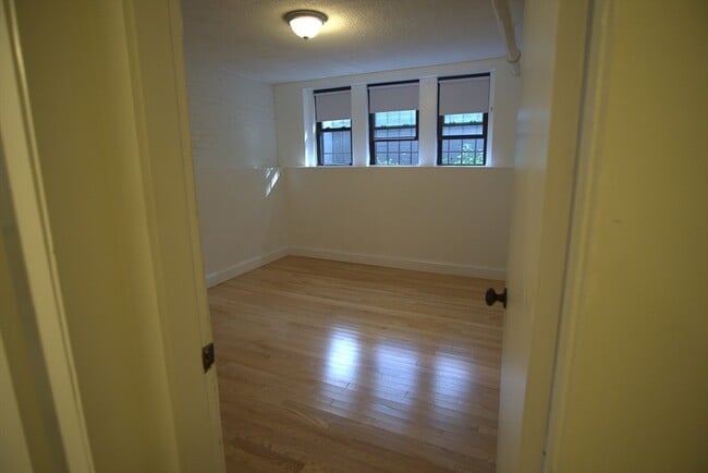 Building Photo - 1408 Commonwealth Ave