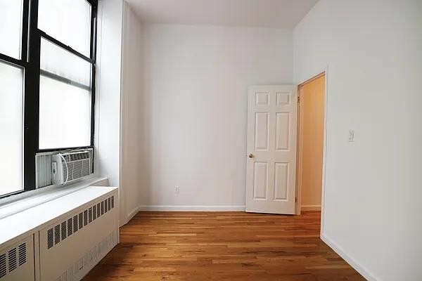 Building Photo - 11 Maiden Ln