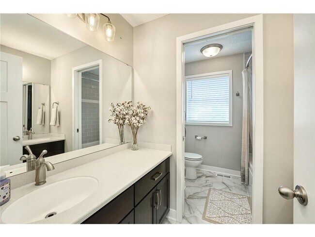 Building Photo - 429 Mario Dr