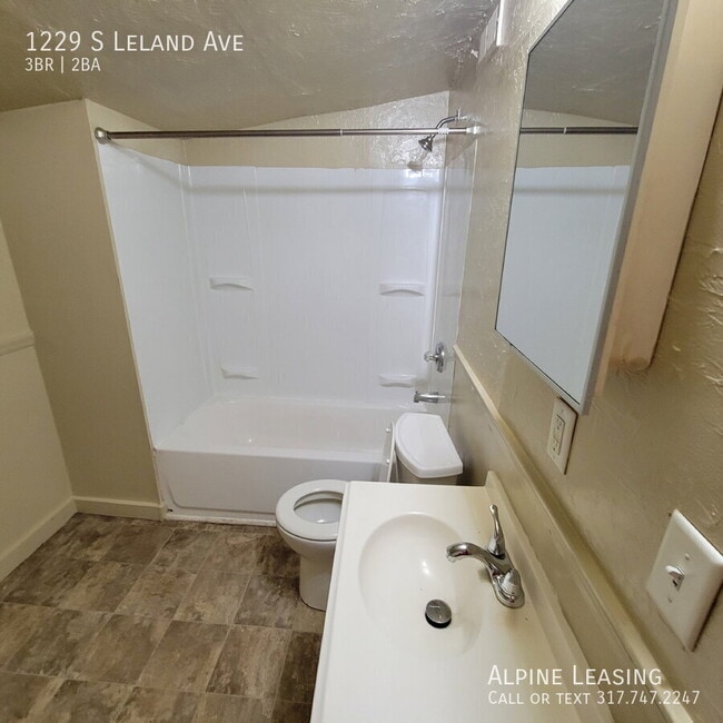Building Photo - 1229 S Leland Ave