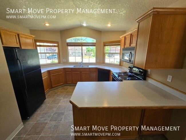 Building Photo - 2593 N Ridgebury Way