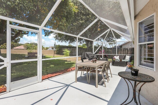 Building Photo - 13008 Meadowbreeze Dr