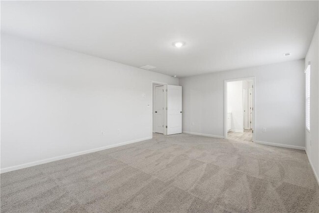 Building Photo - 64 King Vlg