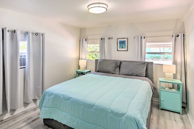 Building Photo - 134 1st Ct