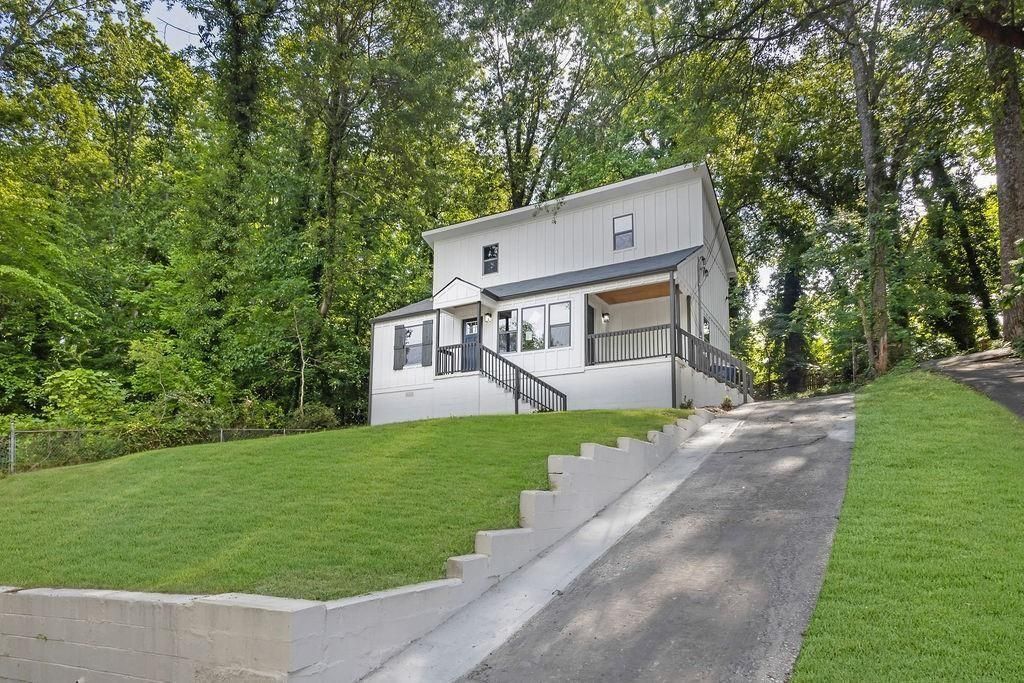 Building Photo - 1080 Westmont Rd SW